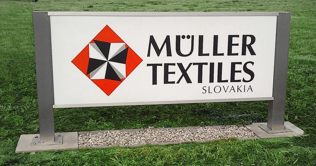 realizácia svetelnej reklamy Müller Textiles v Humennom